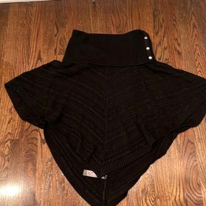 White House Black Market women’s poncho, size L, EUC